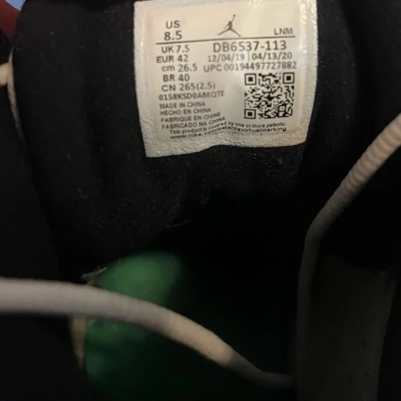 Jordan 13 Retro white “lucky green” size 8.5 US Men.